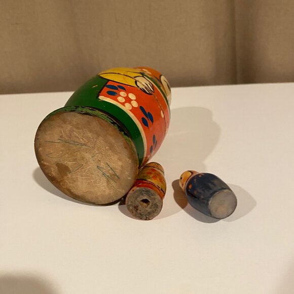 Vintage Russian Nesting Dolls Set of 3 – Hand-Painted Mismatched Matryoshka - Picture 3 of 4